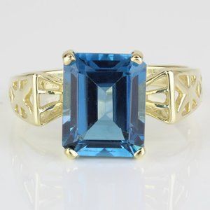 Vintage 10K Yellow Gold Solitaire London Blue Topaz Anniversary / Cocktail Ring